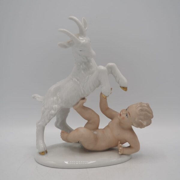 Statuette