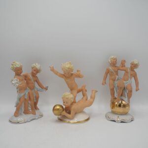 3 statuettes