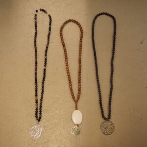 3 colliers