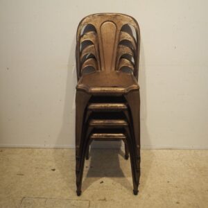 4 chaises industrielles