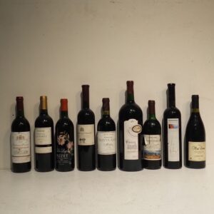 Lot de 9 bouteilles de vin rouge