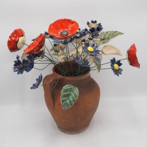 Vase avec fleurs vers 1950